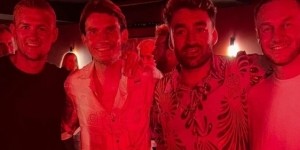 九游互动中心-都体：库普梅纳斯与德里赫特在西班牙伊比萨岛度假